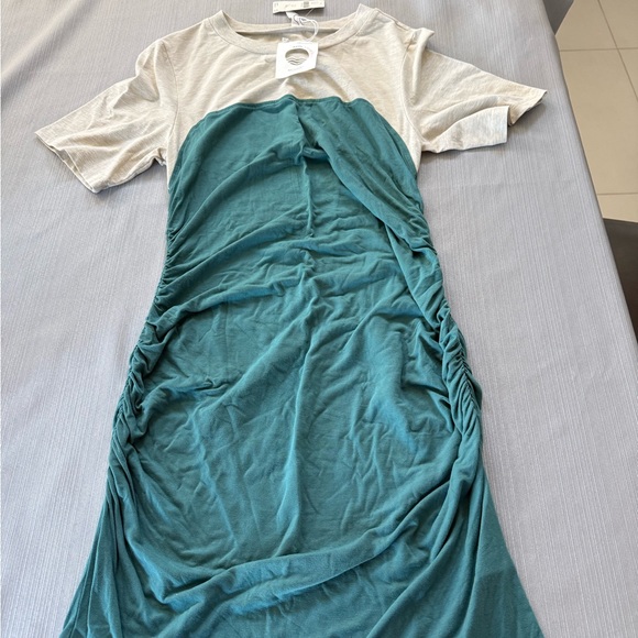 Daily Practice Colorblock Side Ruched Mini Dress Size Medium NWT - Picture 4 of 6